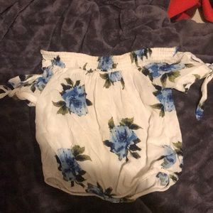 Off the shoulder summery shirt