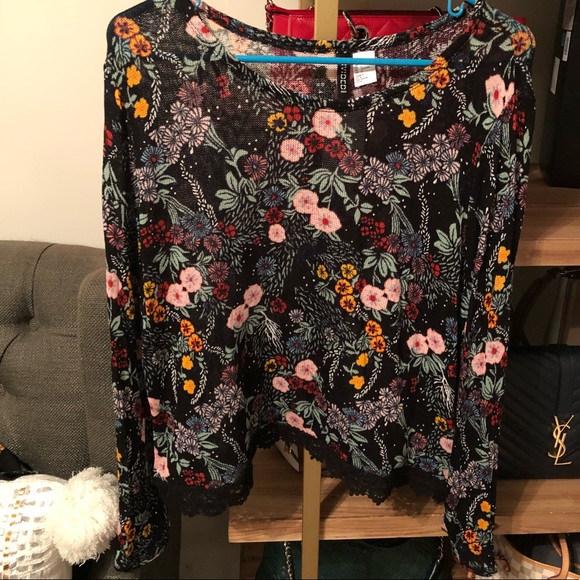 NEW Floral Lace Knit H&M Top - Picture 1 of 3