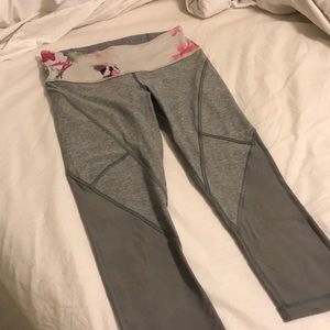 Lululemon leggings! 🌺