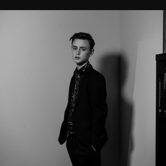 Meet your Posher, Julissa - Picture 1 of 1