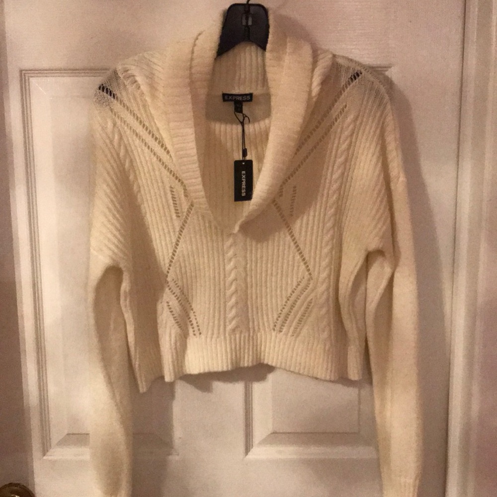 Cream cropped turtle neck sweater