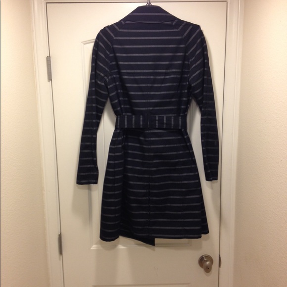 Navy striped trench coat w:tie waist water proof - Picture 7 of 7