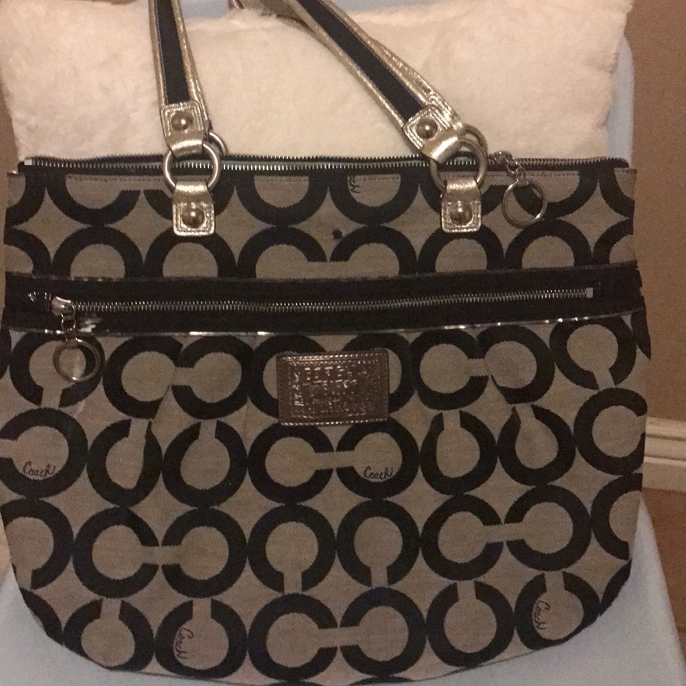 Coach handbag. No longer need it.