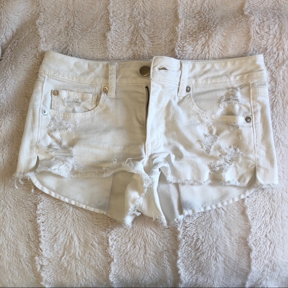 American Eagle white distressed shorts size 6