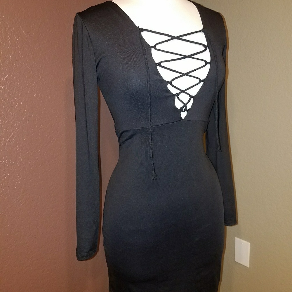 Black lace up V neck long sleeve mini dress