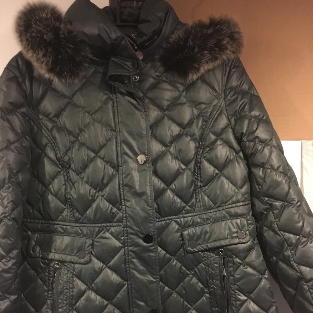Light puffer jacket by laundry