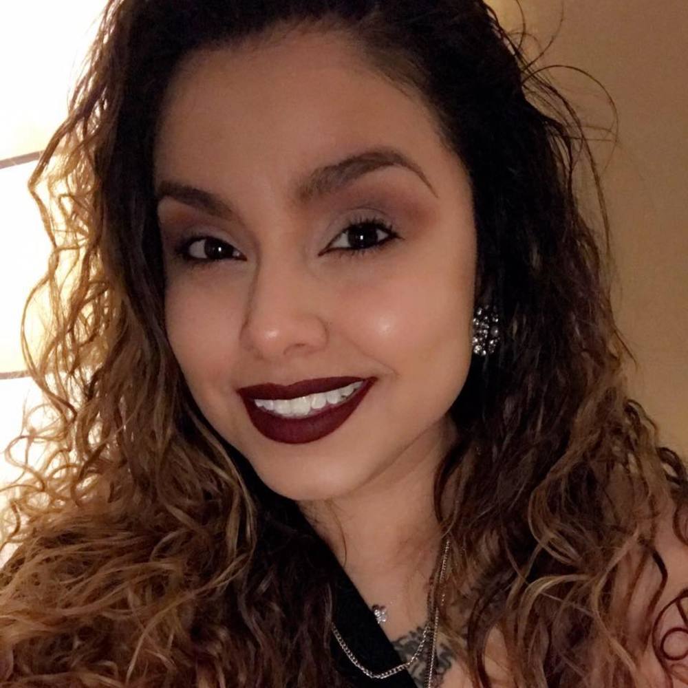 Meet your Posher, Vanessa