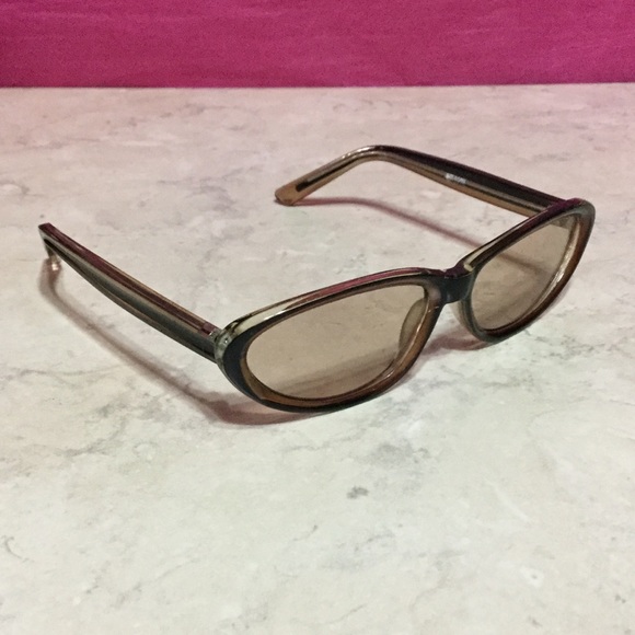 Liz Claiborne brown / black frame nude lens. LC19 - Picture 6 of 8