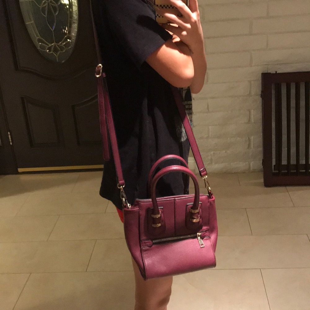 👜 - Picture 4 of 4