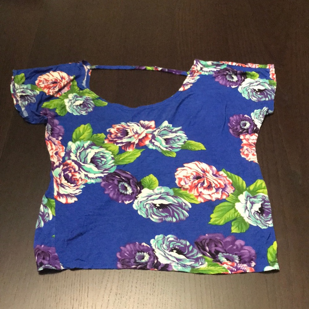 dELiA’s Floral Print Crop Top