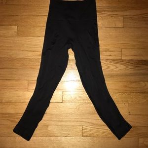 Lululemon flow and go cropped leggings