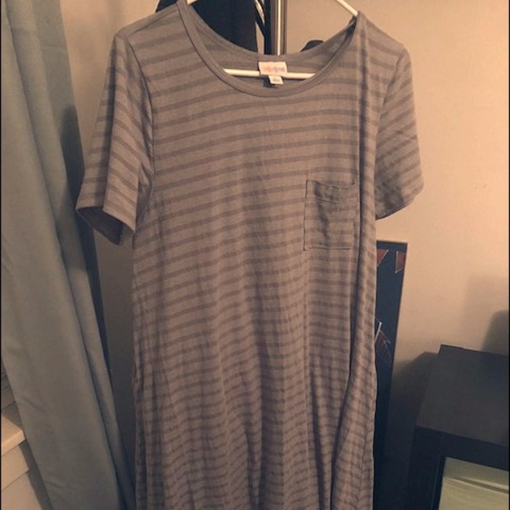 EUC LuLaRoe gray striped Carly L