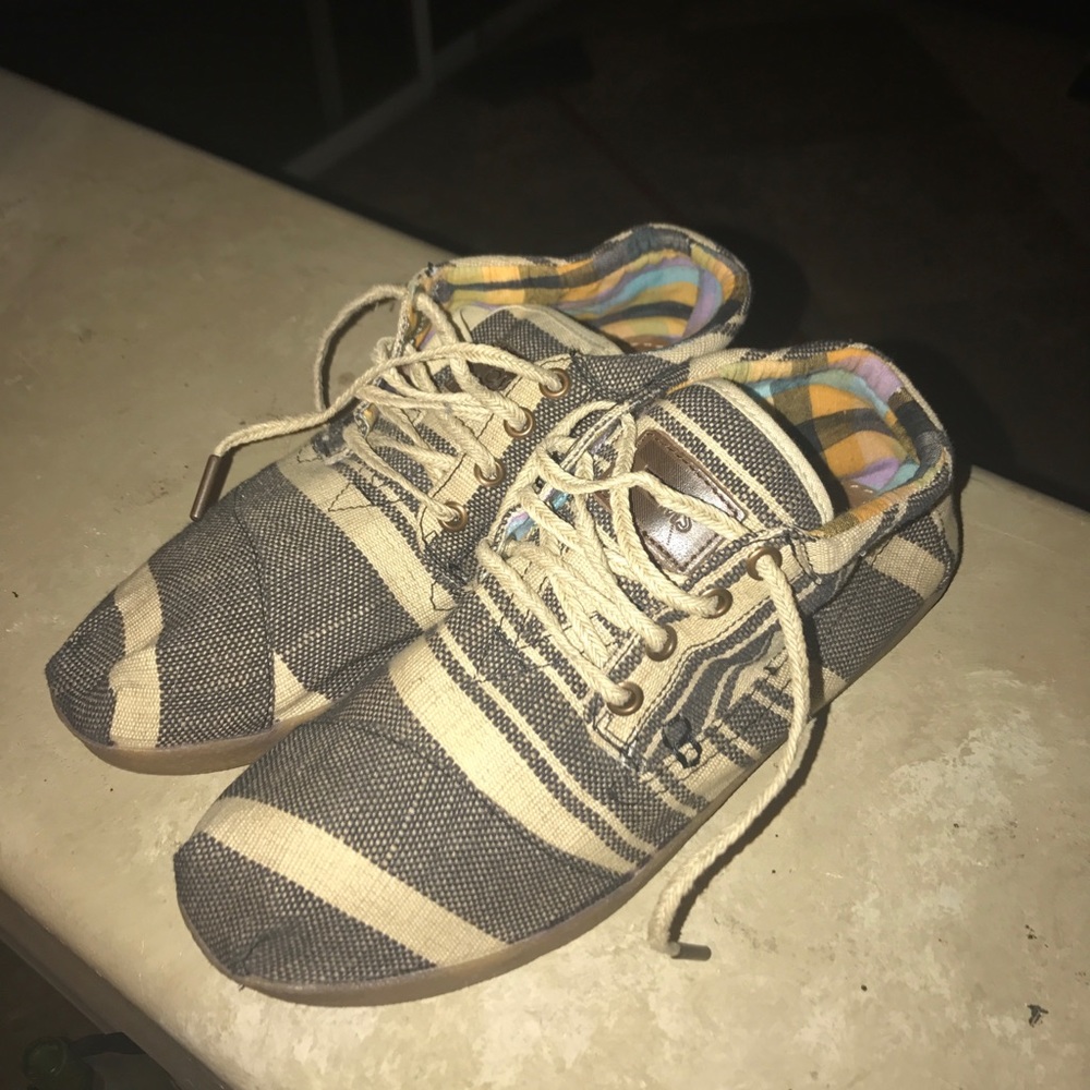 Toms shoes