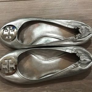 Tory Burch Reva Silver Leather Flats/Shoes 8.5