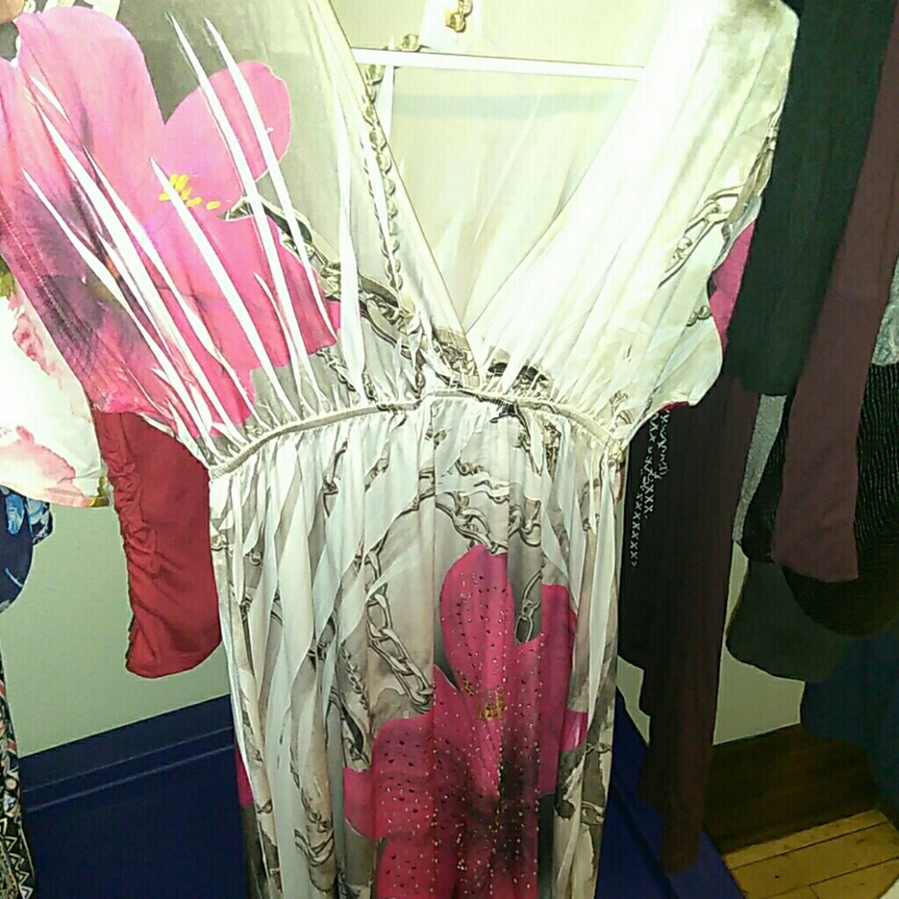 Cute flowy shirt/dress👗