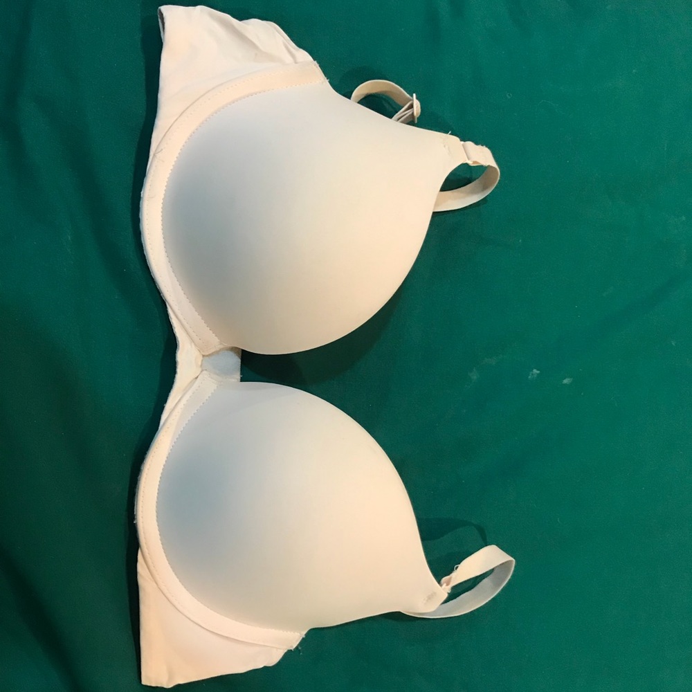 Light pink push-up bra
