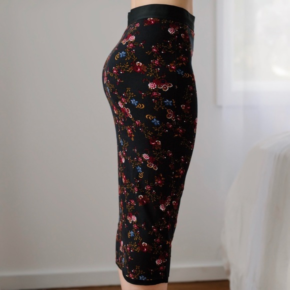 SoldOut11thStreet - Picture 2 of 4