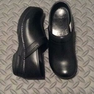 Dansko Professional Clog Black Box Size 40 Women's