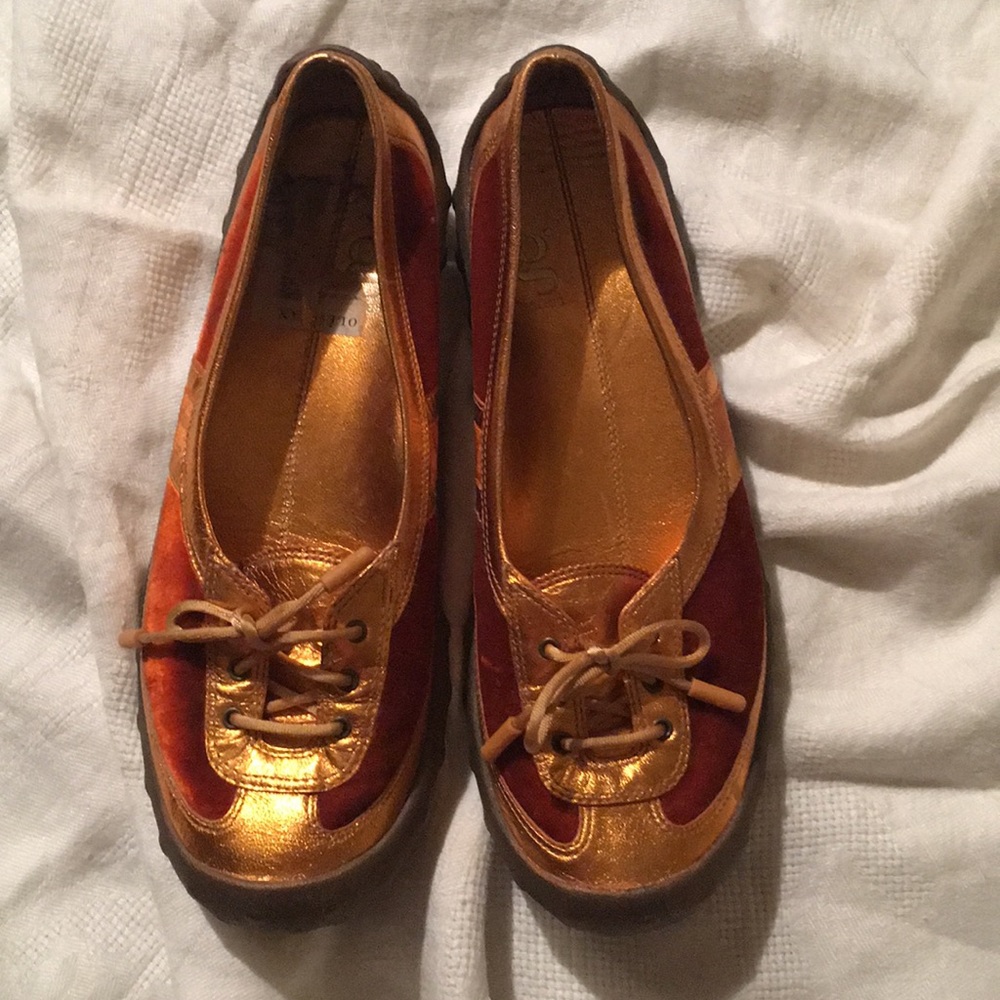Guess Lab Bronze Color Shoes Vintage Not worn