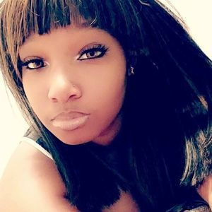 Meet your Posher, Adrienne