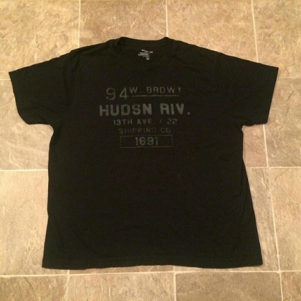 Old Navy T-Shirt