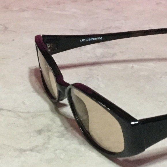 Liz Claiborne black frame light tan lens. NWT LC22 - Picture 4 of 7