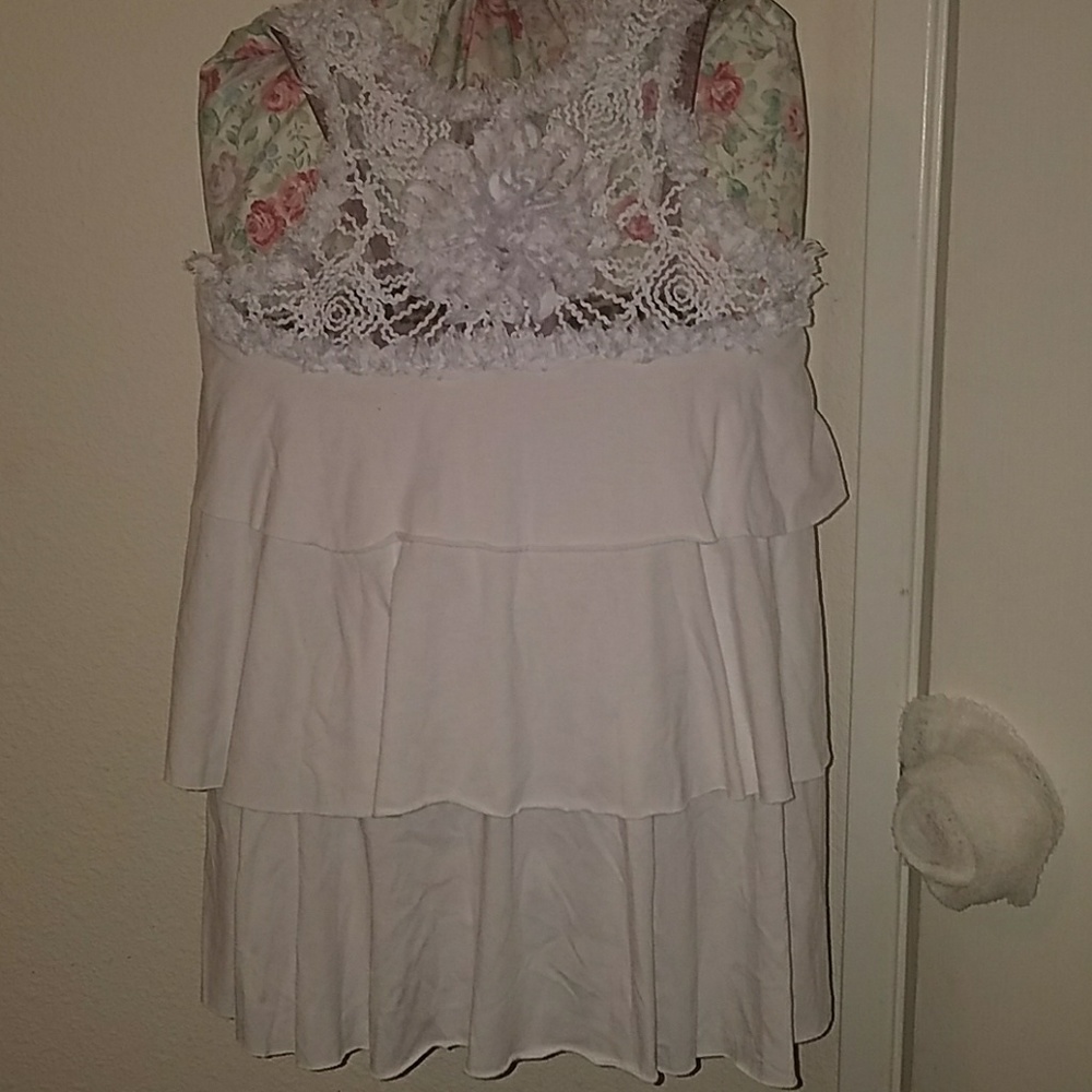 White Ruffle Layered Tank Top - Picture 2 of 3