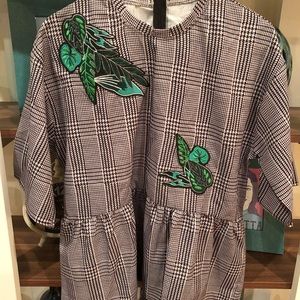 NEW Peplum Checkered Top w/ Embroidered Leaves