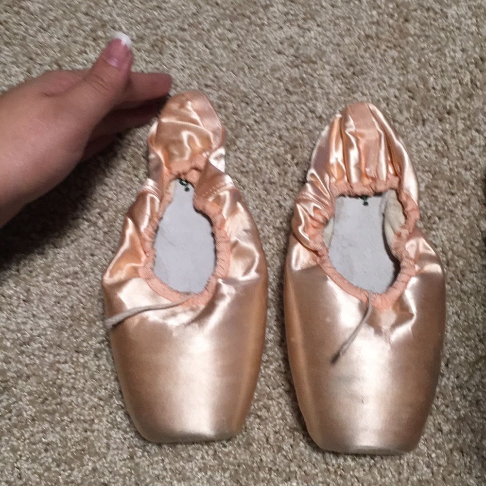 Brand New Capezio Point Shoes