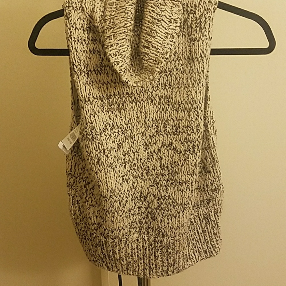 Sleeveless sweater
