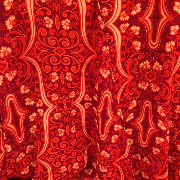 NEW Forever 21 70s Style Sheer Floral Top - Picture 4 of 5