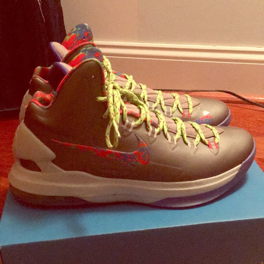 Size 10 Nike Zoom KD V