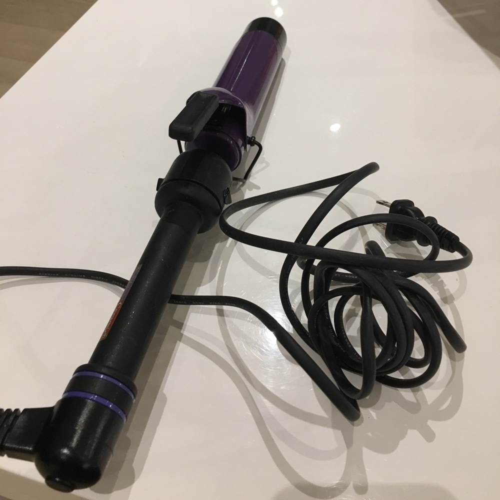 Hot tools ceramic curling iron