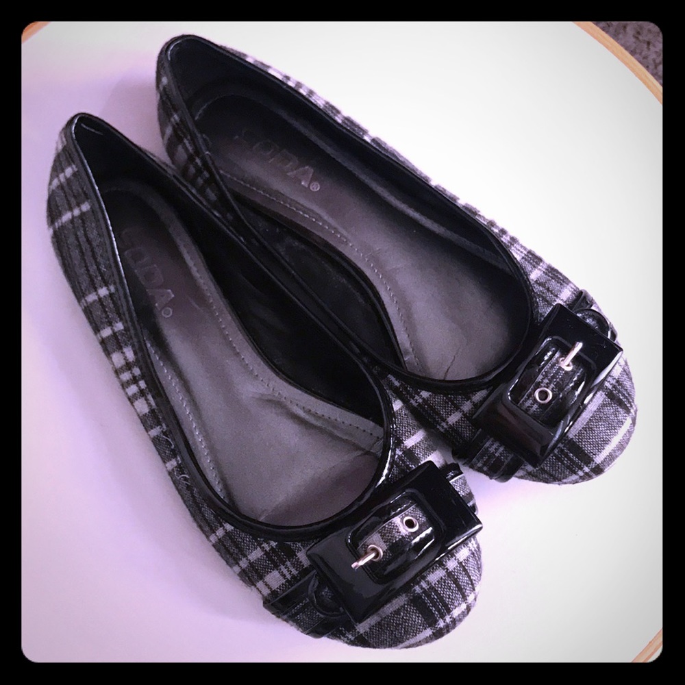 Plaid buckle black & white flats 7.5 ballet