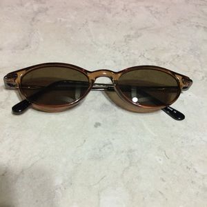 Liz Claiborne Sunglass brown frames Tan lens. LC25