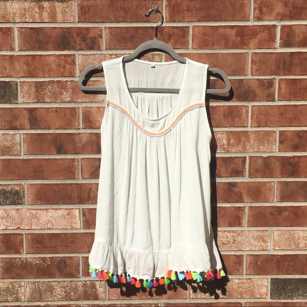 White Pom Pom tank