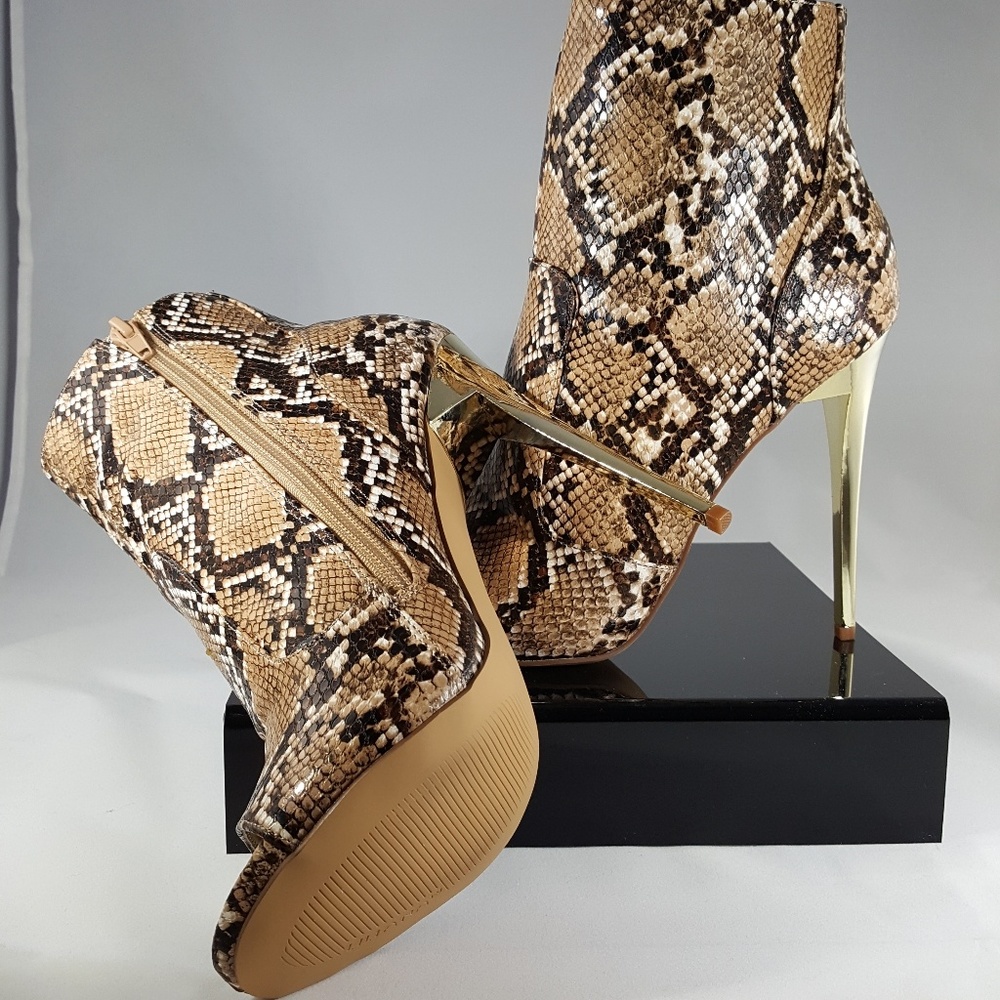 Shoes - Picture 2 of 4