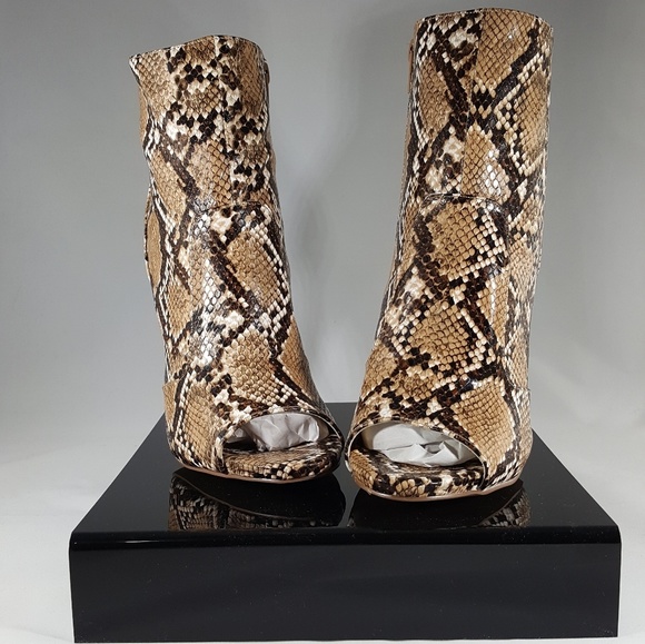 Shoes - Picture 4 of 4