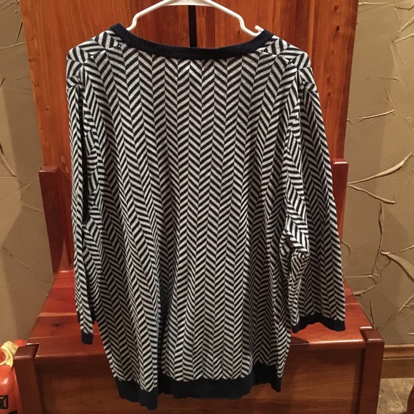 Kim Rogers size 2X navy & white patterned sweater - Picture 2 of 3