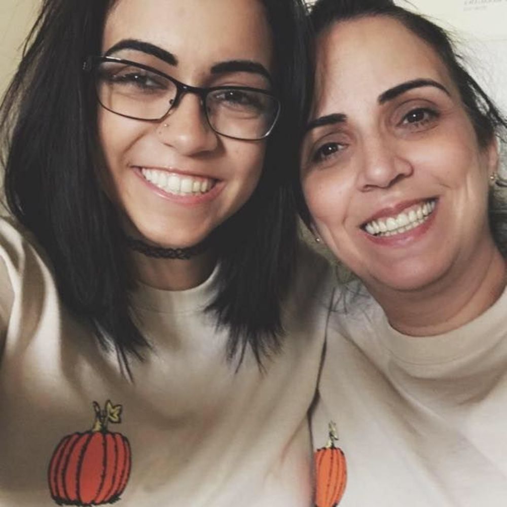 Meet your Posher, Layal