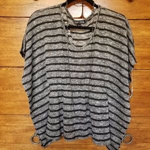 New Juniors silver and black knit top