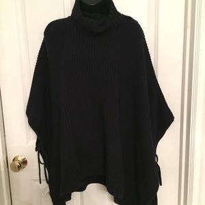 Poncho with tie sides
