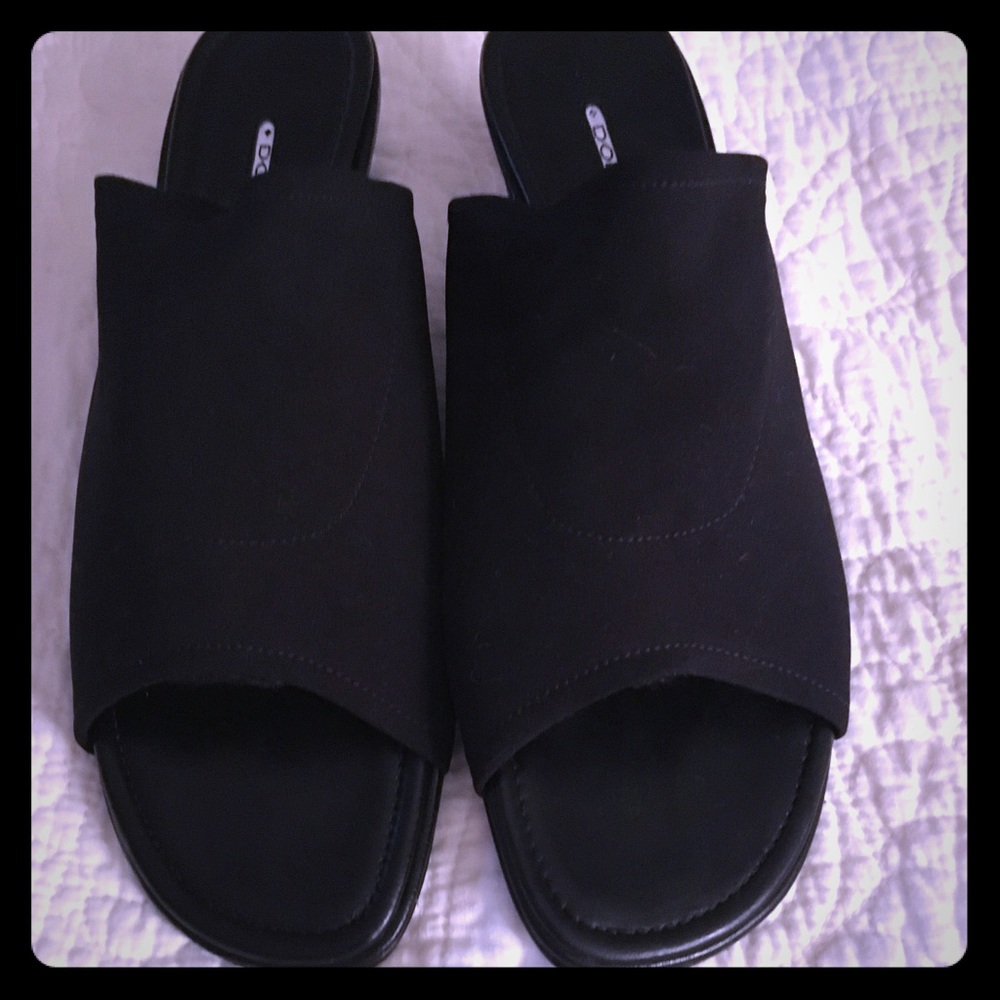 Donald Pliner sandals