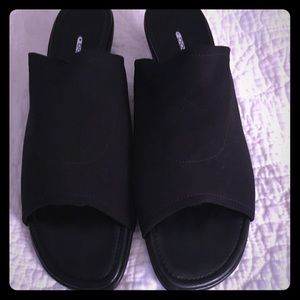 Donald Pliner sandals