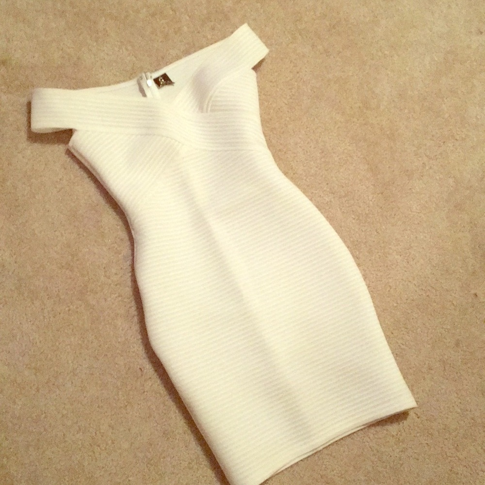 Gorgeous off the shoulder white dress