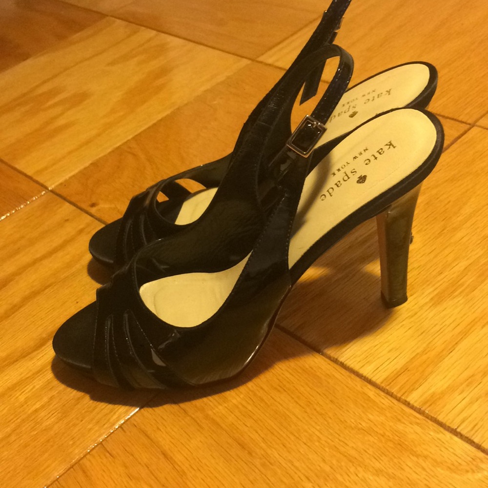 Slingback pump