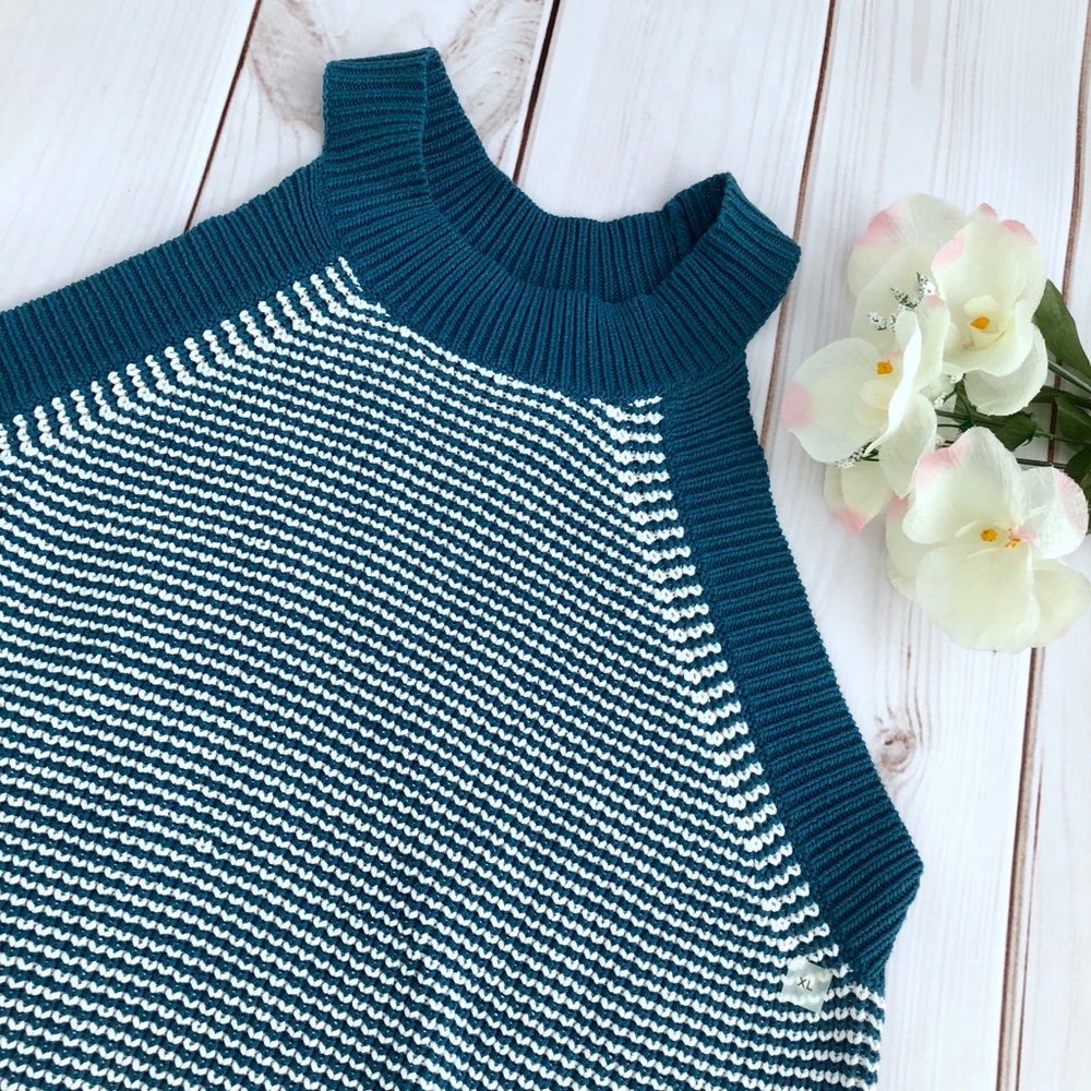 LOFT Sleeveless Sweater - Picture 3 of 4