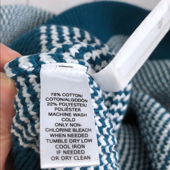 LOFT Sleeveless Sweater - Picture 4 of 4