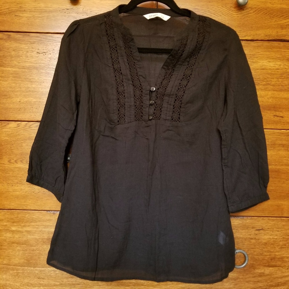 New Women's Old Navy black crochet embellished top