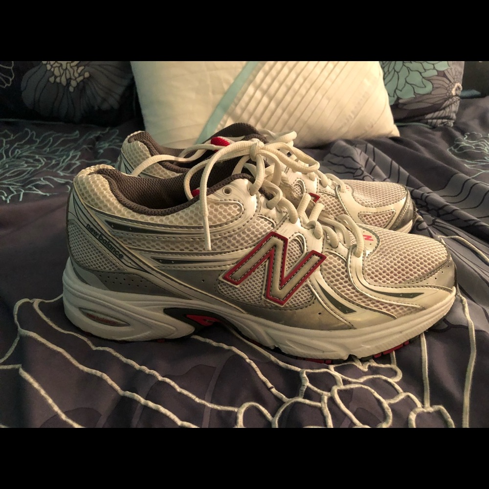 New Balance sneakers brand new size 9 women’s